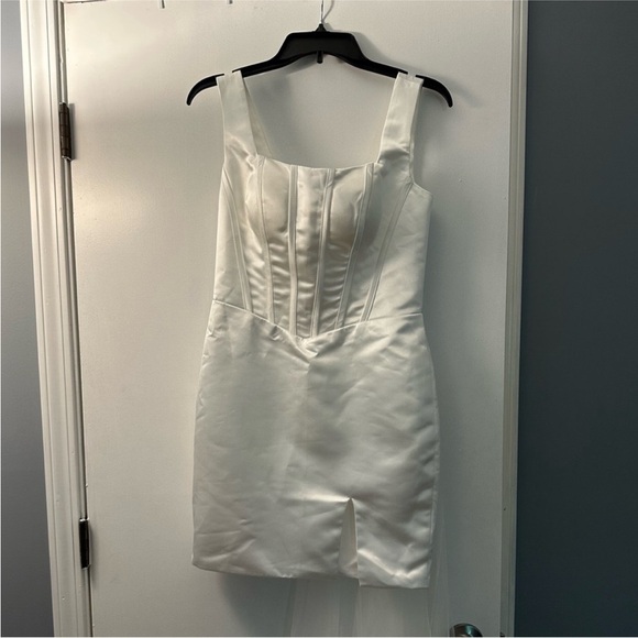 White Satin Bridal Mini Dress w/Removable Train – Vegas, Destination, Modern S/M - Picture 2 of 15